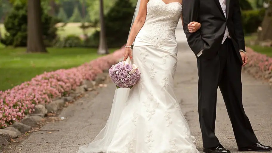 Rent wedding dress new york