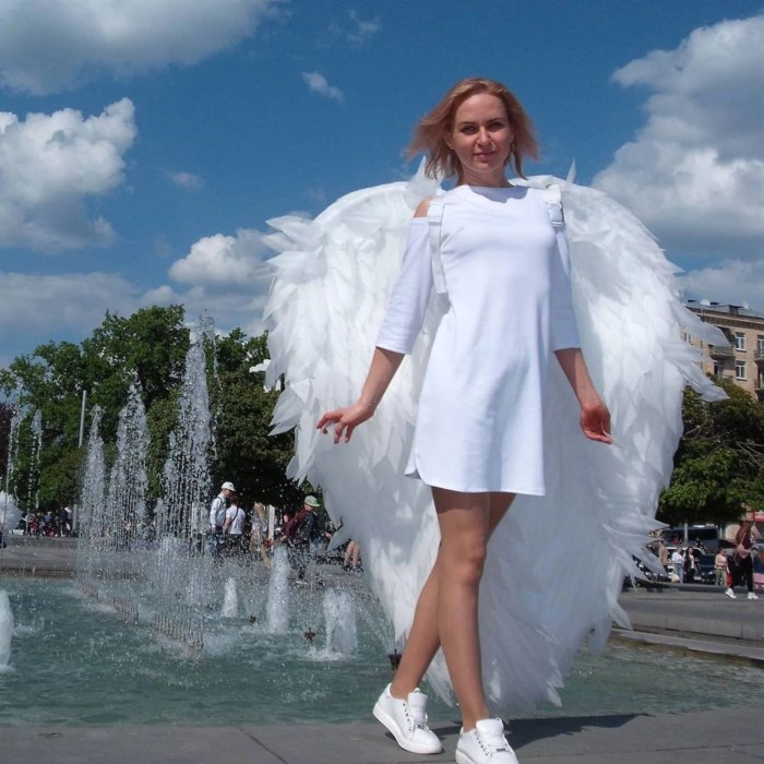 Wedding dress angel wings